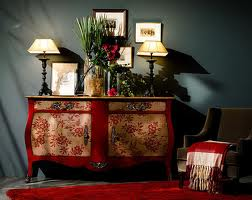 Vintage Decorating Style | The flea market as a buying opportunity