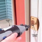 Reparando la puerta